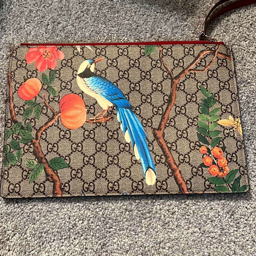 Gucci exotic birds pouch logo print